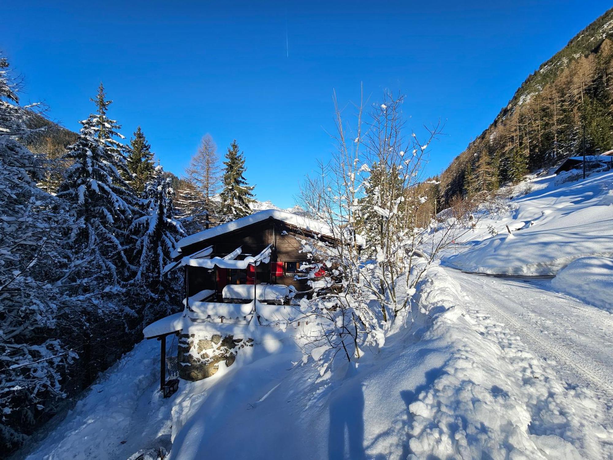 Petit Chalet Rustique Et Bucolique Bovernier Exteriér fotografie